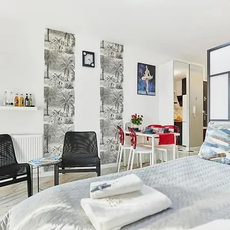 Golden Hour Apartments- Plac Slowianski 36 * 슈비노우이스쳬